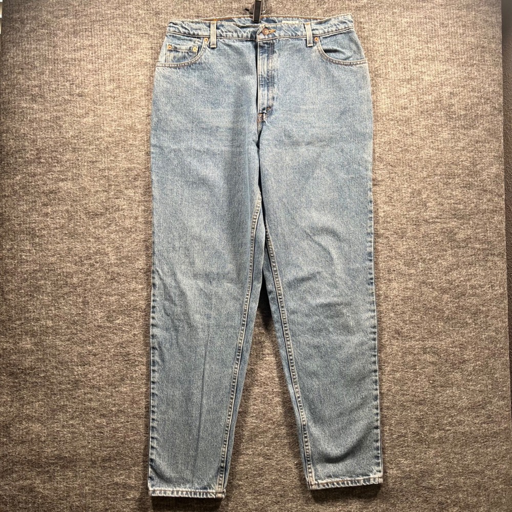Vintage Levis 550 Relaxed Fit Tapered Leg Jeans Light Wash USA Made 18 L 6440